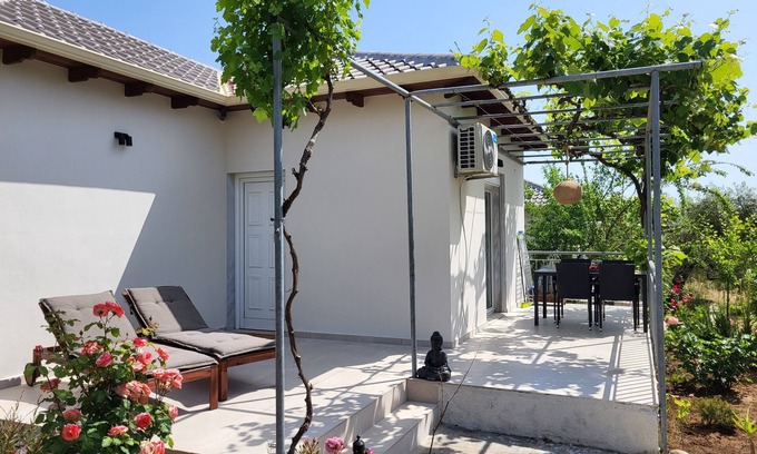 Skala Potamias House | Holiday homes in the olive grove