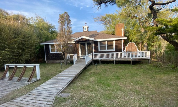 Fire Island House | Holiday House 4 bedroom Beach House in Kismet, Fire Island One block from ocean