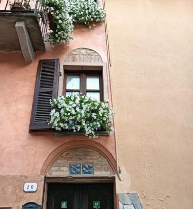 La Morra House | Holiday House Antica Dimora Soggiorni in langa centro storico La Morra