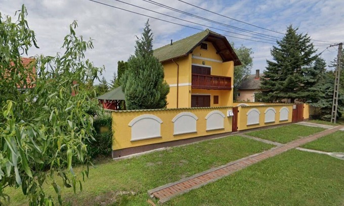 Balatonfenyves House | Holiday house Balatonfenyves for 1 - 16 persons with 6 bedrooms - Holiday house