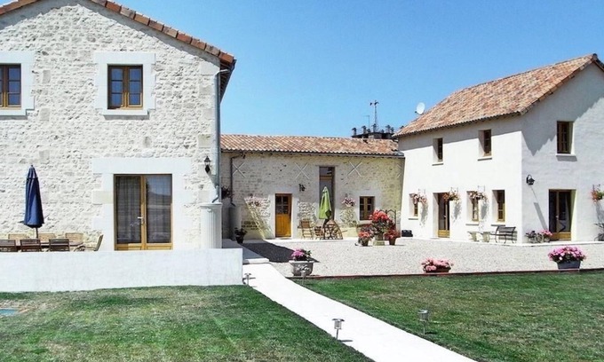 Berrie House | Holiday house Berrie for 1 - 16 persons with 6 bedrooms - Holiday house