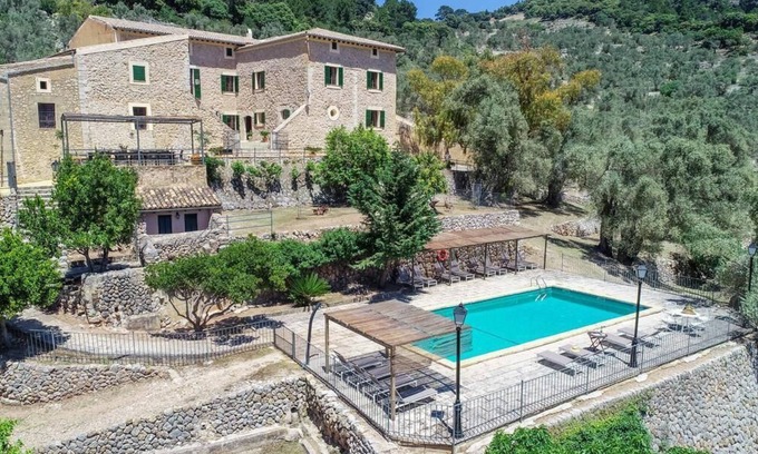 Bunyola House | Holiday house Bunyola for 1 - 16 persons with 8 bedrooms - Holiday home