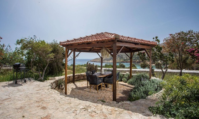 Halki House | Holiday house Chalki for 2 - 5 persons with 2 bedrooms - Twin house