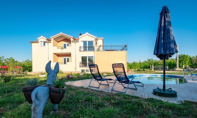 Dicmo House | Holiday house Dicmo for 1 - 9 persons with 4 bedrooms - Holiday house