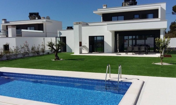 Famalicao House | Holiday house Famalicão for 2 - 6 persons with 3 bedrooms - Holiday house