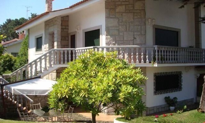 Viana do Castelo House | Holiday house Ferrais for 4 - 10 persons with 5 bedrooms - Holiday home