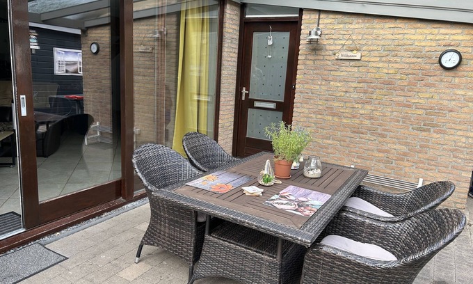 Brouwershaven House | Holiday house "Haus Seemöwe" directly at the Grevelingen sea, Brouwershaven/Den Osse