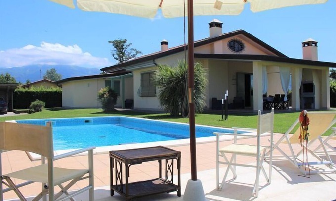Camaiore House | Holiday House in Versilia with Pool & Beaches