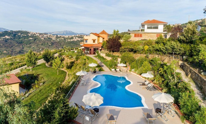 Laureana Cilento House | Holiday house Laureana Cilento for 1 - 9 persons with 4 bedrooms - Holiday house