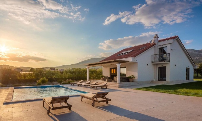 Rudine House | Holiday house Kaštel Novi for 1 - 8 persons with 4 bedrooms - Holiday house