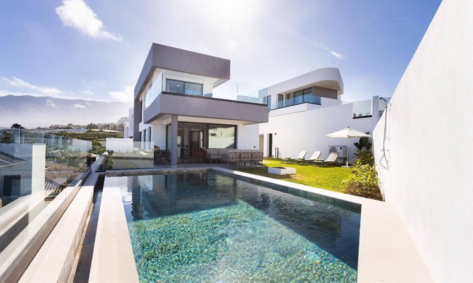 Los Realejos House | Holiday house Los Realejos for 1 - 8 persons with 4 bedrooms - Holiday house