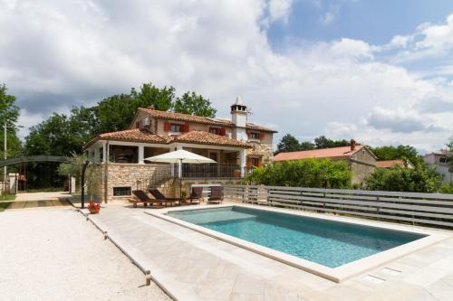 Ferlini House | Holiday house Matija with a POOL