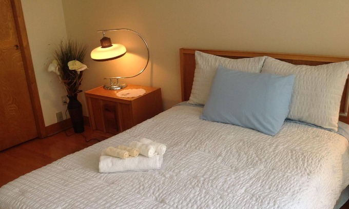 LaSalle House | Holiday house Montreal for 1 - 4 persons with 3 bedrooms - Twin house
