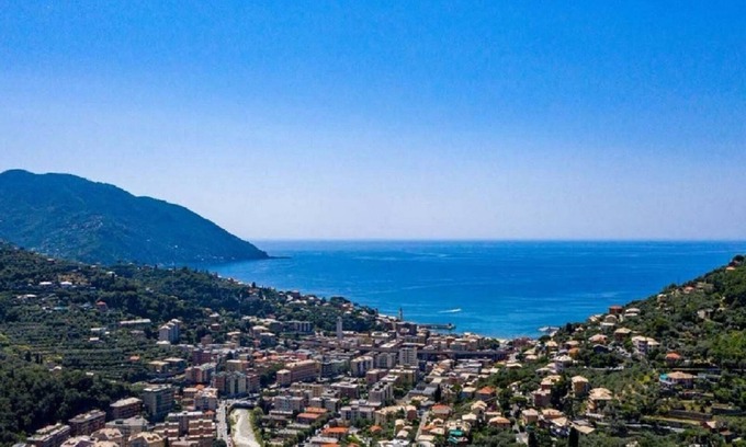 Recco House | Holiday house Recco for 1 - 12 persons with 3 bedrooms - Holiday home
