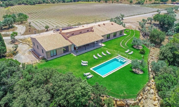 Binibona House | Holiday house Selva for 1 - 12 persons with 6 bedrooms - Holiday home