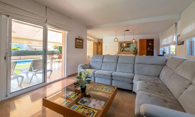 Viladamat House | Holiday house Ventallo for 1 - 8 persons with 4 bedrooms - Holiday house