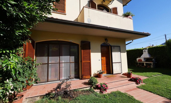 Avane House | Holiday house with garden