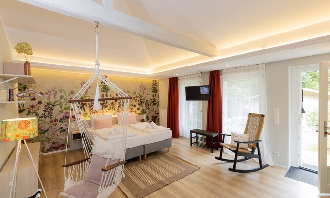 Dresdner Heide Apartment | Holiday idyll by the forest for two