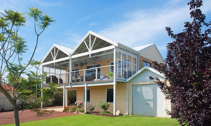 Quindalup House | HOLIDAY IN DUNSBOROUGH - QUINDALUP n *BAYSIDE*
