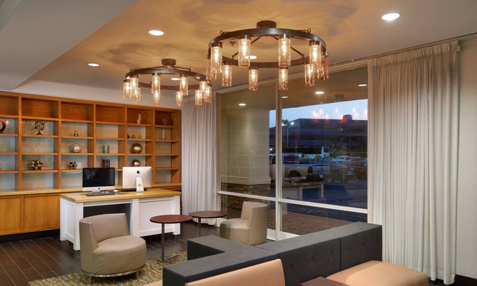 Clark Hotel | Holiday Inn Clark - Newark Area by IHG