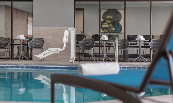Lincoln Hotel | Holiday Inn Coralville Iowa City by IHG