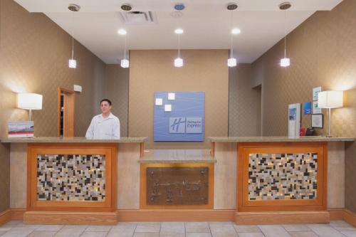 Truth or Consequences Hotel | Holiday Inn Express & Suites Truth Or Consequences by IHG
