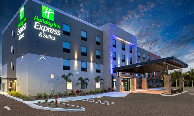 Biggar Hotel | Holiday Inn Express & Suites Ft Myers Beach-Sanibel Gateway by IHG