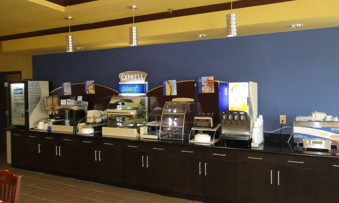 George West Hotel | Holiday Inn Express and Suites George West by IHG