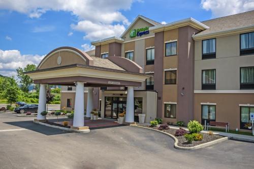 Derrick City Hotel | Holiday Inn Express and Suites - Bradford by IHG
