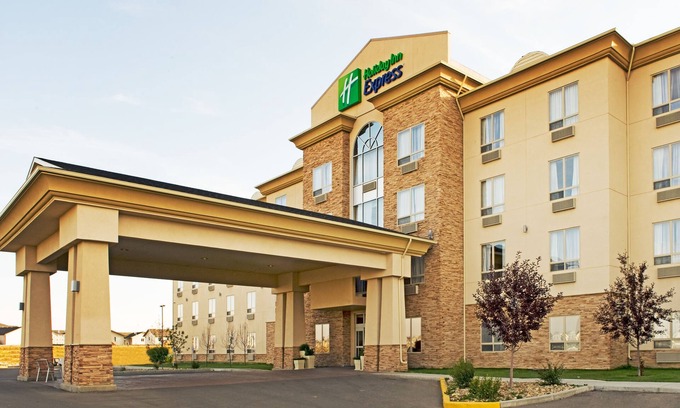Grande Prairie Hotel | Holiday Inn Express & Suites Grande Prairie by IHG