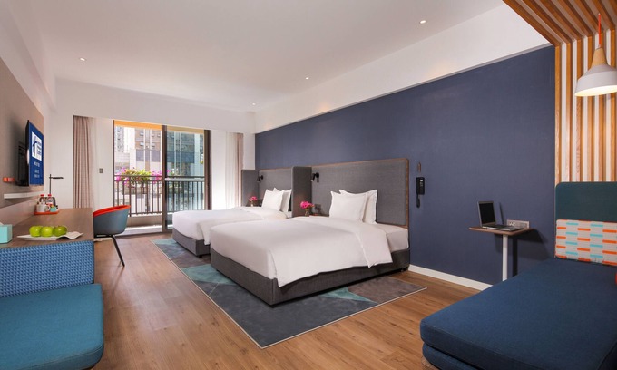 Chengdu Hotel | Holiday Inn Express Chengdu East by IHG