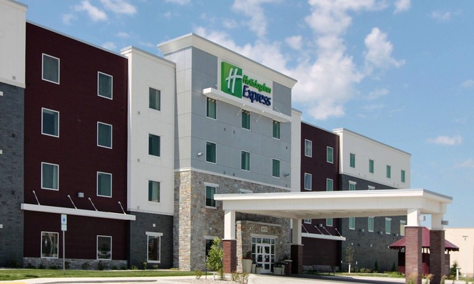 Fargo Hotel | Holiday Inn Express Fargo SW - I-94 Medical Center by IHG