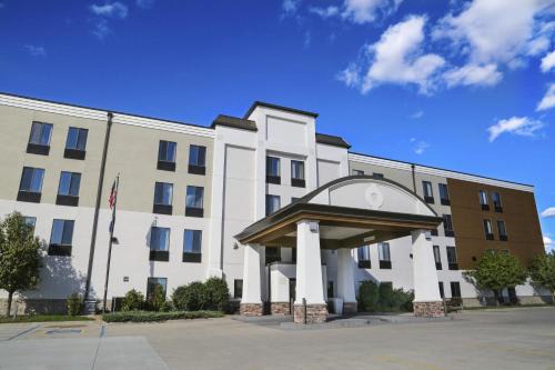 Fargo Hotel | Holiday Inn Express Fargo - West Acres by IHG