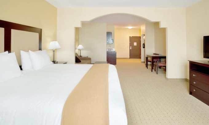 Georgetown Hotel | Holiday Inn Express Georgetown by IHG