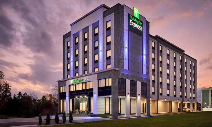 Hamilton Hotel | Holiday Inn Express Hamilton Upper James by IHG