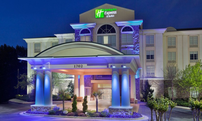 Phenix City Hotel | Holiday Inn Express Hotel & Suites Phenix City - Columbus by IHG
