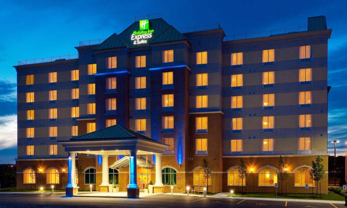 Bowmanville Hotel | Holiday Inn Express Hotel & Suites CLARINGTON - BOWMANVILLE by IHG