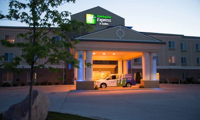 Northwood Hotel | Holiday Inn Express Hotel & Suites Northwood by IHG