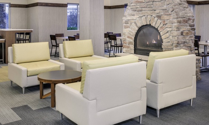 Riverhead Hotel | Holiday Inn Express Hotel & Suites Long Island-East End by IHG