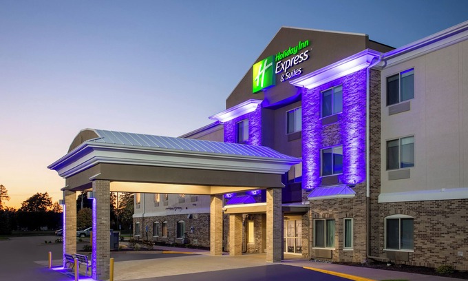 Clinton Hotel | Holiday Inn Express Hotel & Suites Clinton by IHG