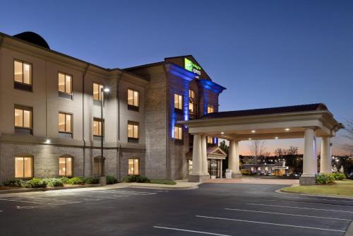 Opelika Hotel | Holiday Inn Express Hotel & Suites Opelika Auburn by IHG