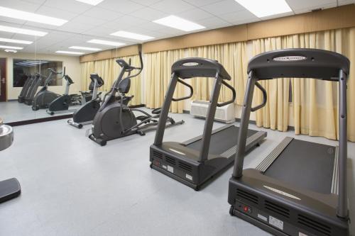 Minot Hotel | Holiday Inn Express Hotel & Suites Minot South by IHG