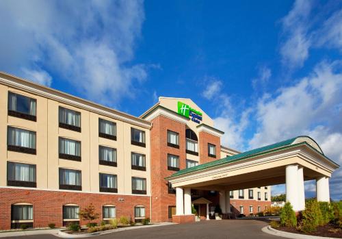Utica Hotel | Holiday Inn Express Hotel & Suites Detroit-Utica by IHG