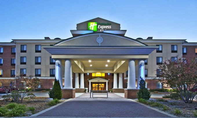 Anderson Hotel | Holiday Inn Express Hotel & Suites ANDERSON NORTH by IHG