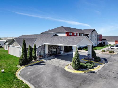 Beatrice Hotel | Holiday Inn Express Hotel & Suites Beatrice by IHG
