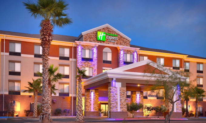 Biggs Field Hotel | Holiday Inn Express Hotel & Suites El Paso I-10 East by IHG
