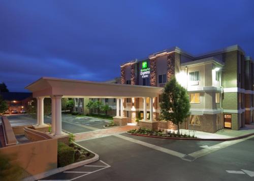 Livermore Hotel | Holiday Inn Express Hotel & Suites Livermore by IHG