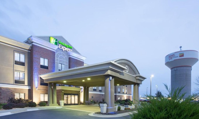 I-435 West KC-KS Hotel | Holiday Inn Express Kansas City - at the Legends! by IHG