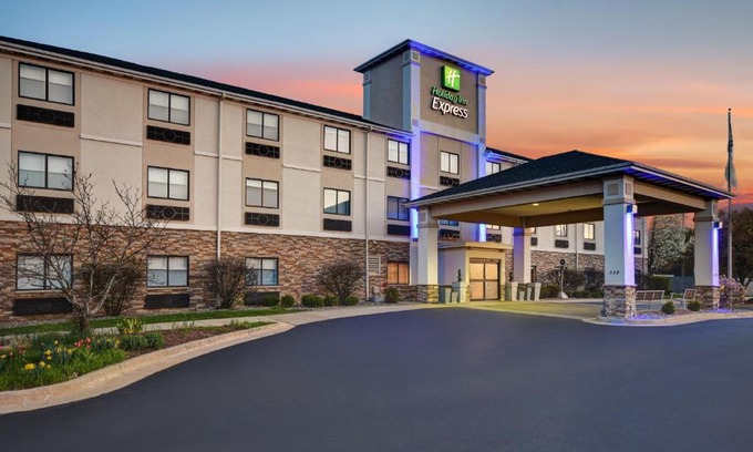 Marshall Hotel | Holiday Inn Express Marshall by IHG