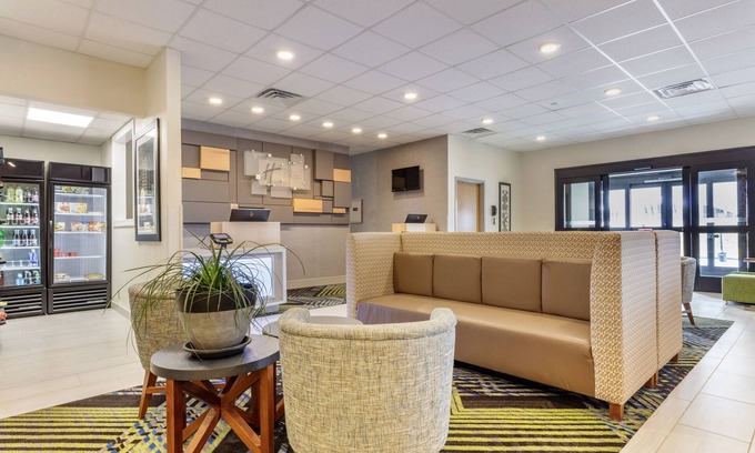 Metropolis Hotel | Holiday Inn Express Metropolis by IHG